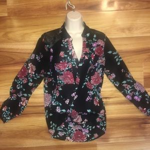 Candie’s Floral blouse
